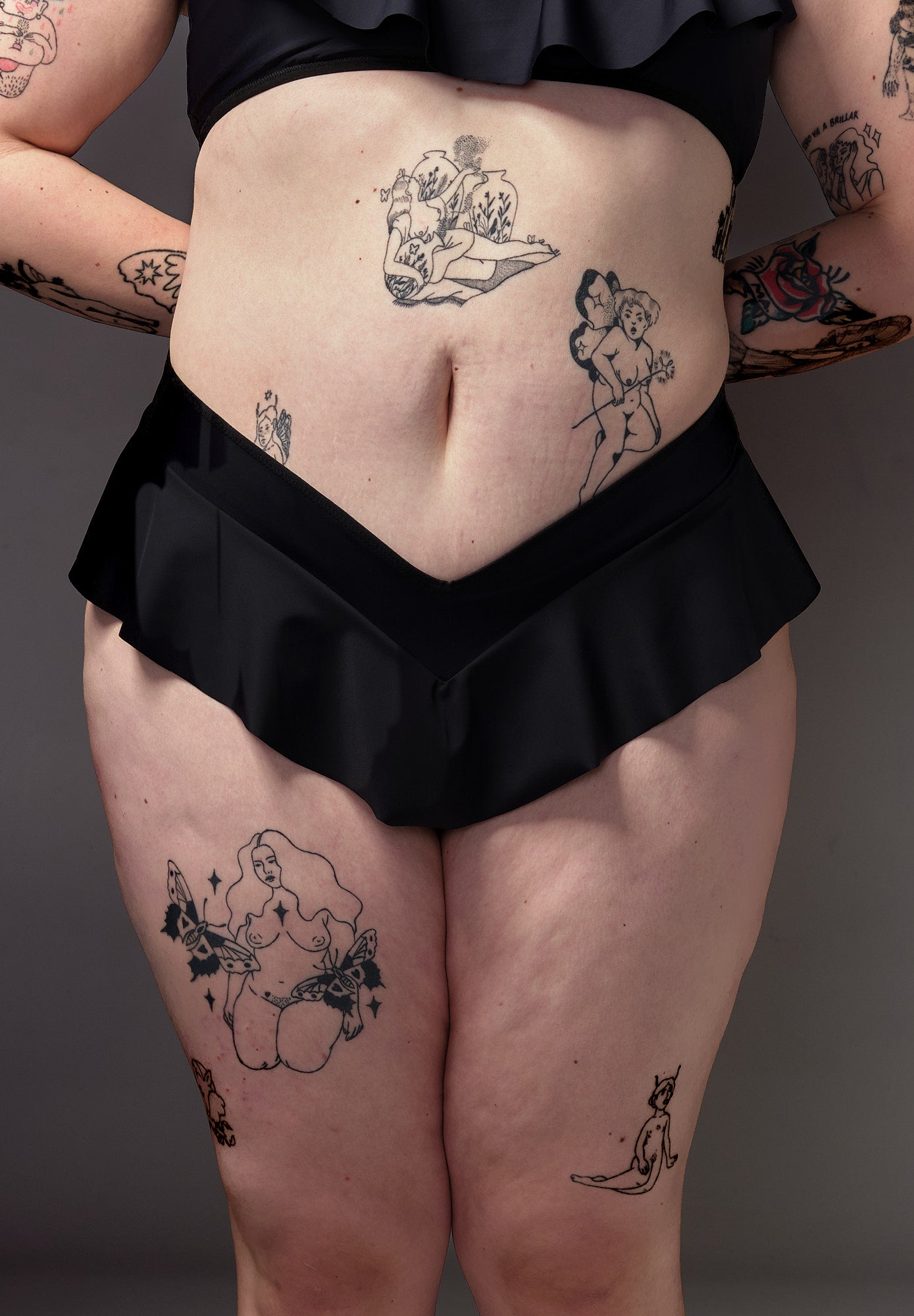 Tucking Bikini Brief Ruffle black