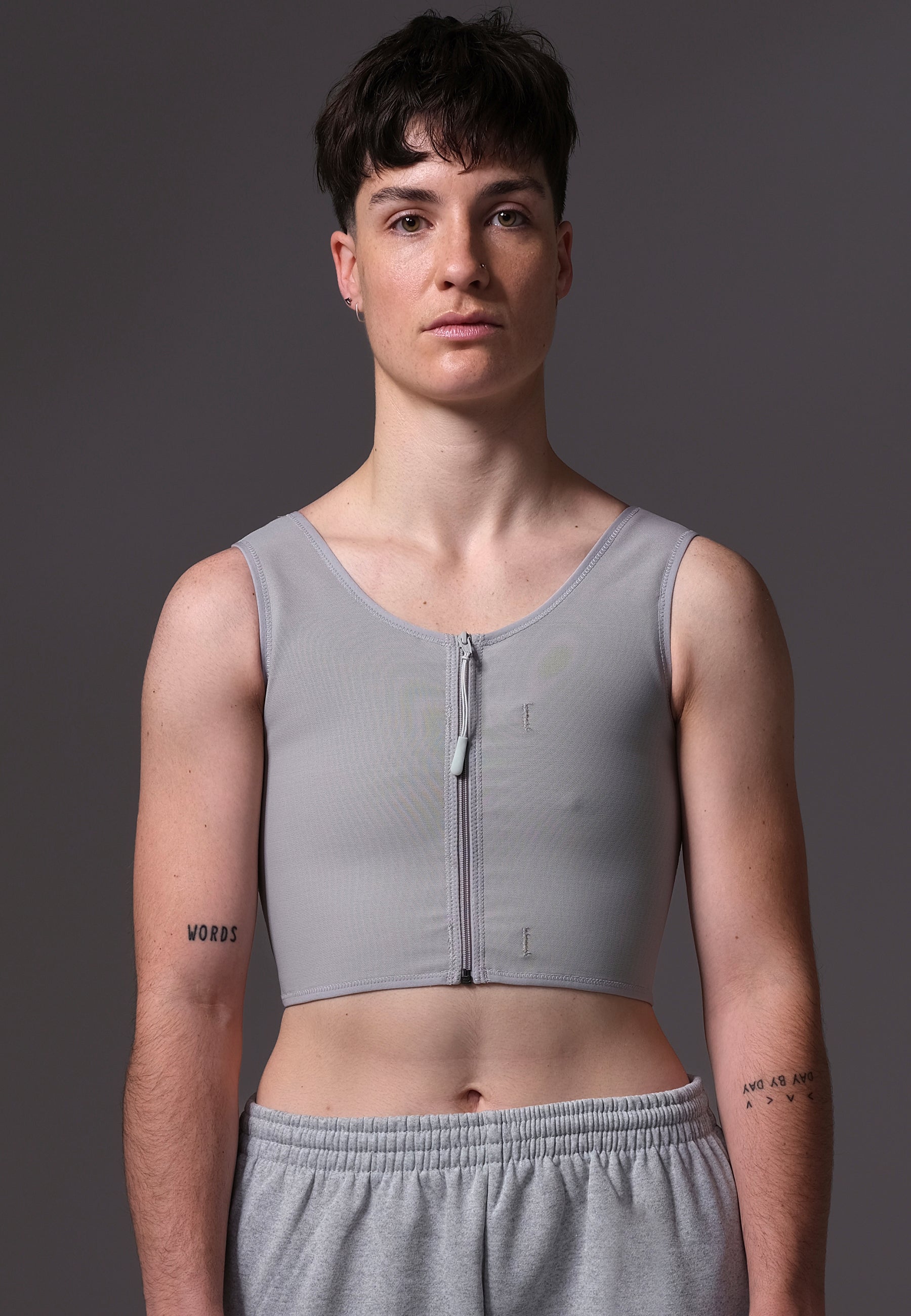 UNTAG ftm chest binder trans non binary underwear basic zipper grey model front